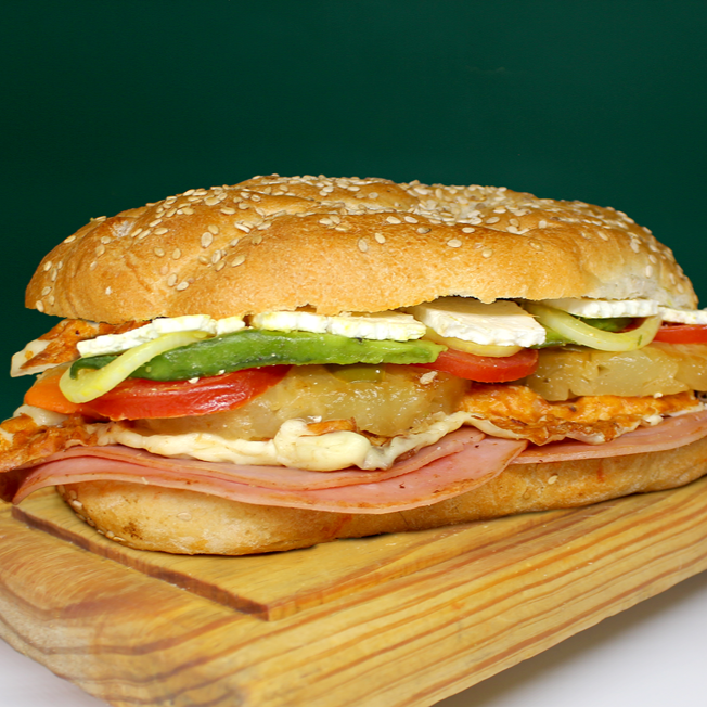 TORTA GIGANTE HAWAHIANA
