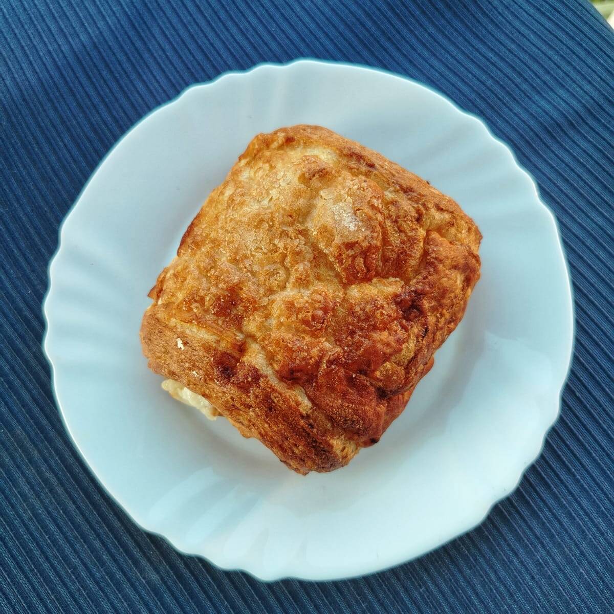 Croissant de Guayaba y Queso Crema