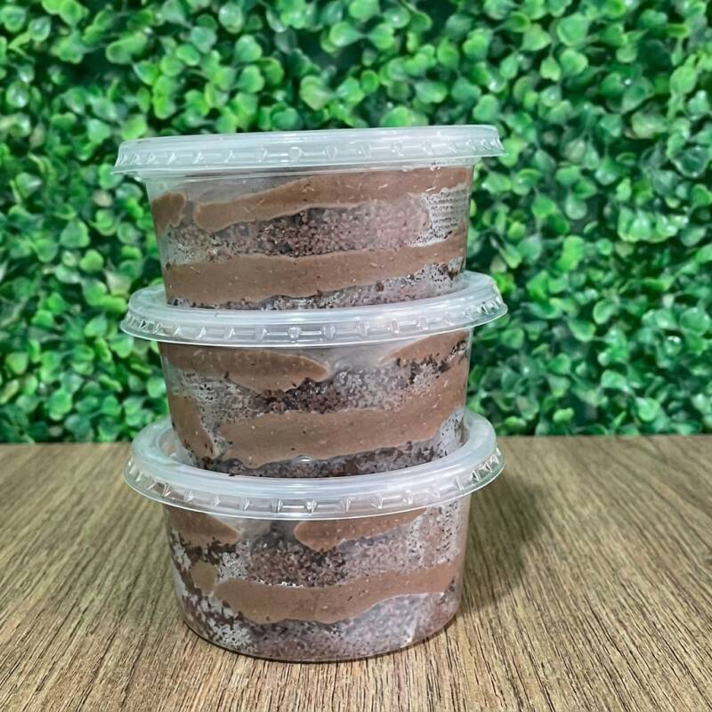 Bolo de chocolate e brigadeiro tradicional