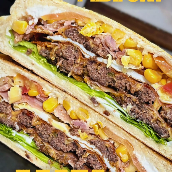 Maionese, tomate, alface, bacon, ovo, quatro presunto, milho, quatro queijos e três hambúrguer