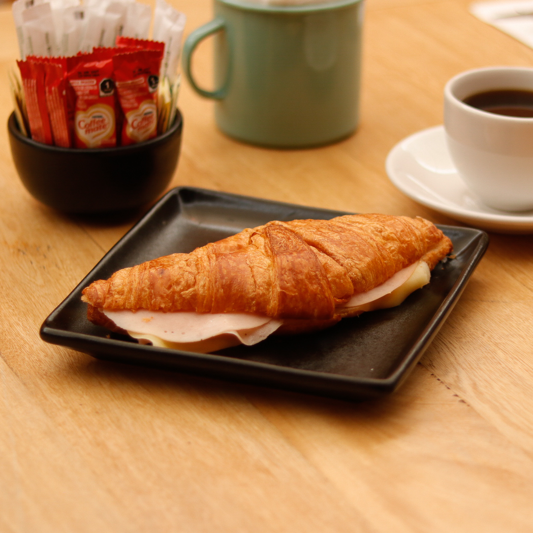 CROISSANT DE JAMON CON QUESO