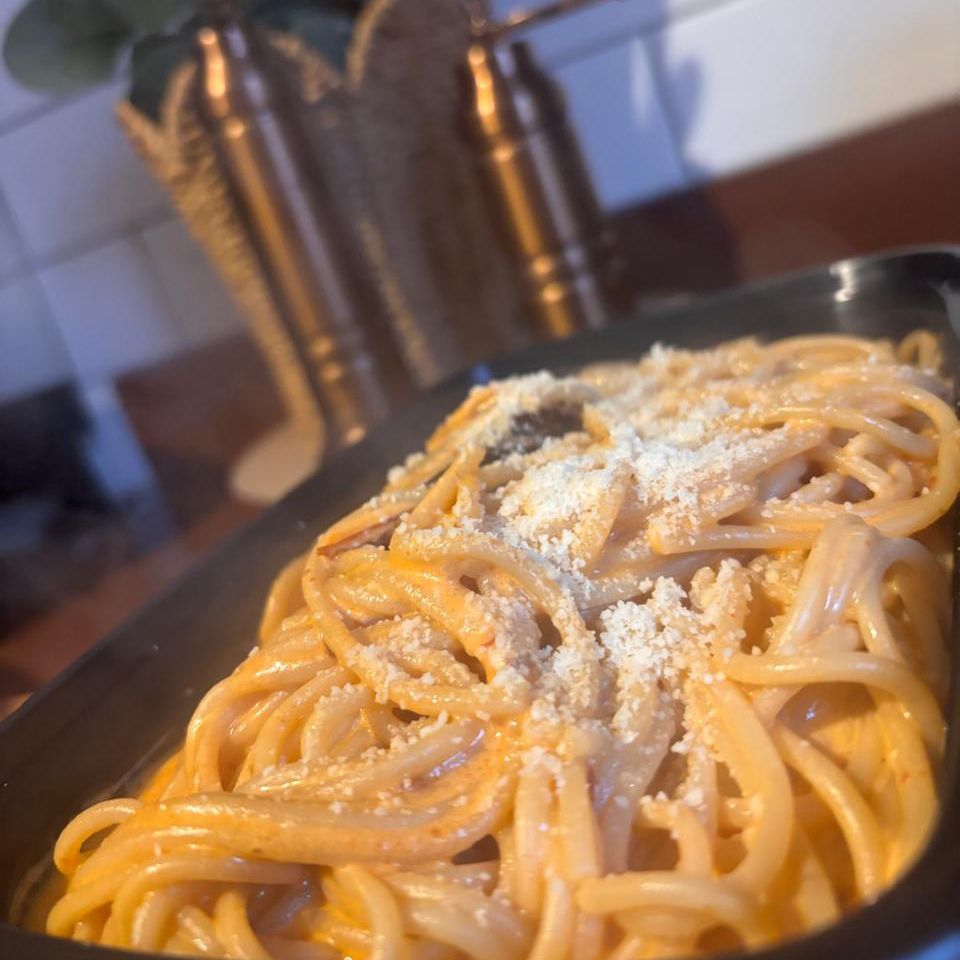 PASTA ESPAGUETI CON CHIPOTLE Y CREMA