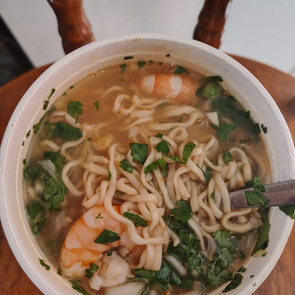 maruchan preparada con camarones