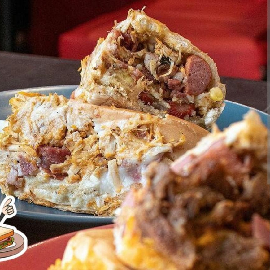 Frango - Calabresa - Bacon - Tomate - cebola - milho - ervilha - batata palha - ketchup - maionese salsicha ou linguiça