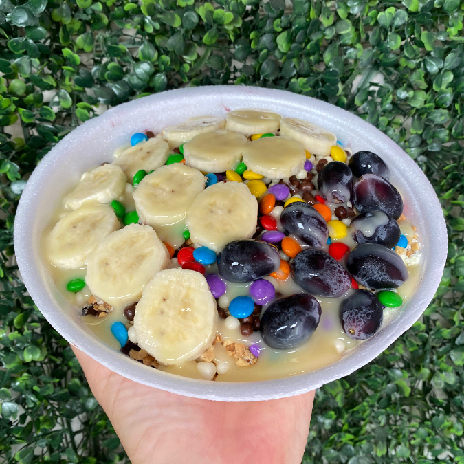 Nosso delicioso combo 2 tigelas tamanho Medio aproximadamente 500ml podendo Escolher ate 4 complementos (iguais para ambos) frutas, coberturas e cremes 💜