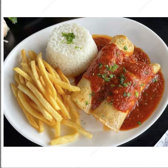 2un de panquecas de Calabresa, acompanha arroz e batata frita. Super suculento, massa caseira e leve. Cobertas com molho de tomate e queijo gratinado. Uma refeição quentinha, feita com carinho.