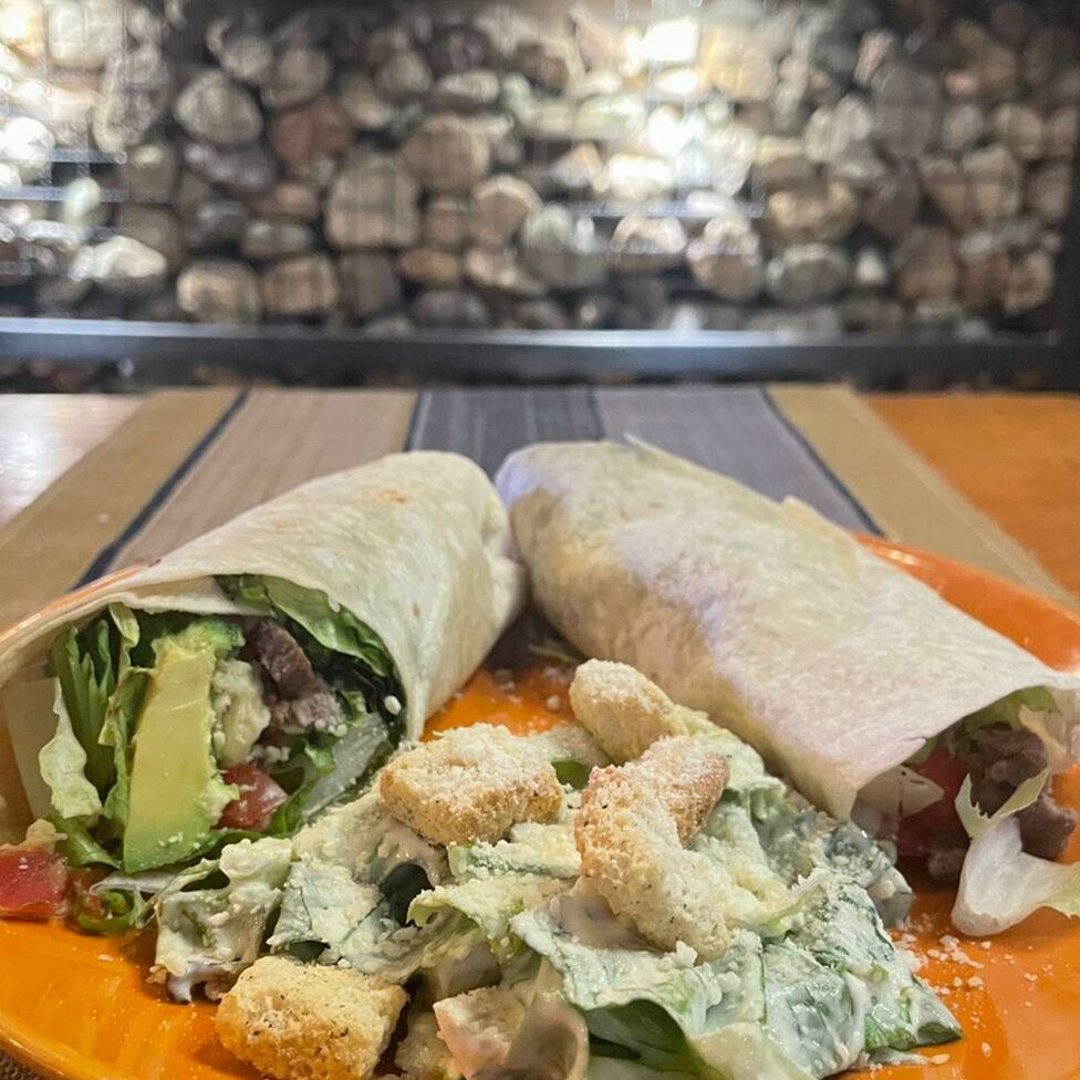 Wrap de Arrachera (ensalada de guarnición)