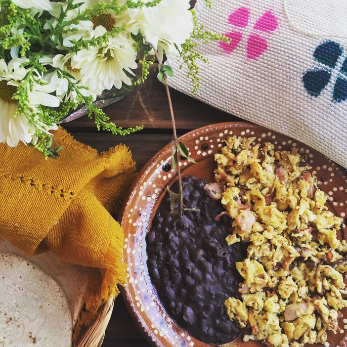 Huevos Con Longaniza