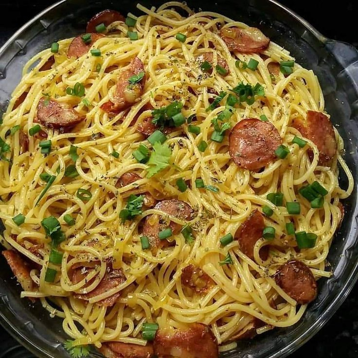 macarrão, bacon, calabresa, omelete, milho, cebola, shoyu.