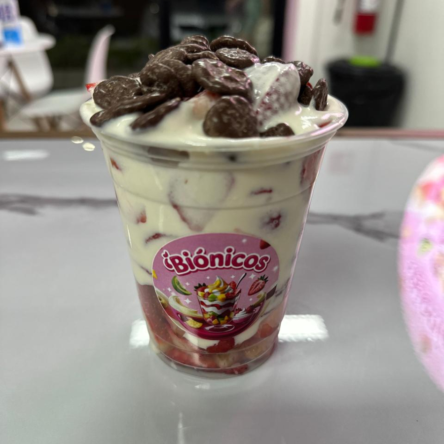 FRESAS CON CREMA NATURALES CHICAS