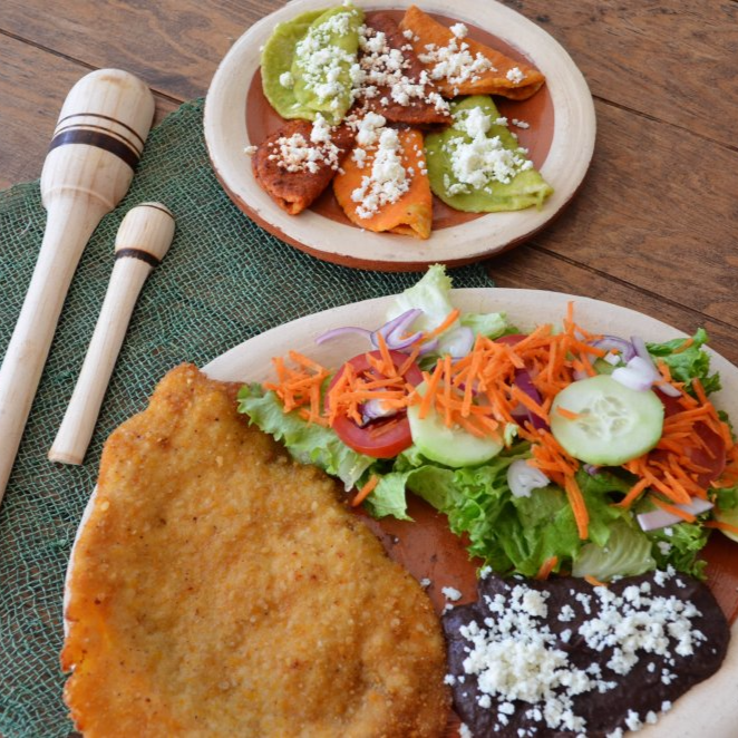 Pechuga de Pollo con Enchiladas