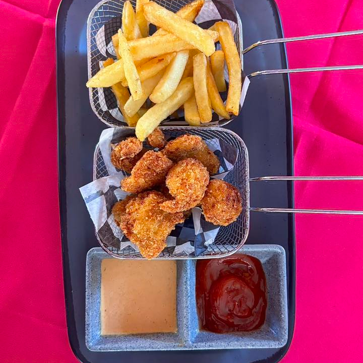 Nuggets de Pollo con Papas