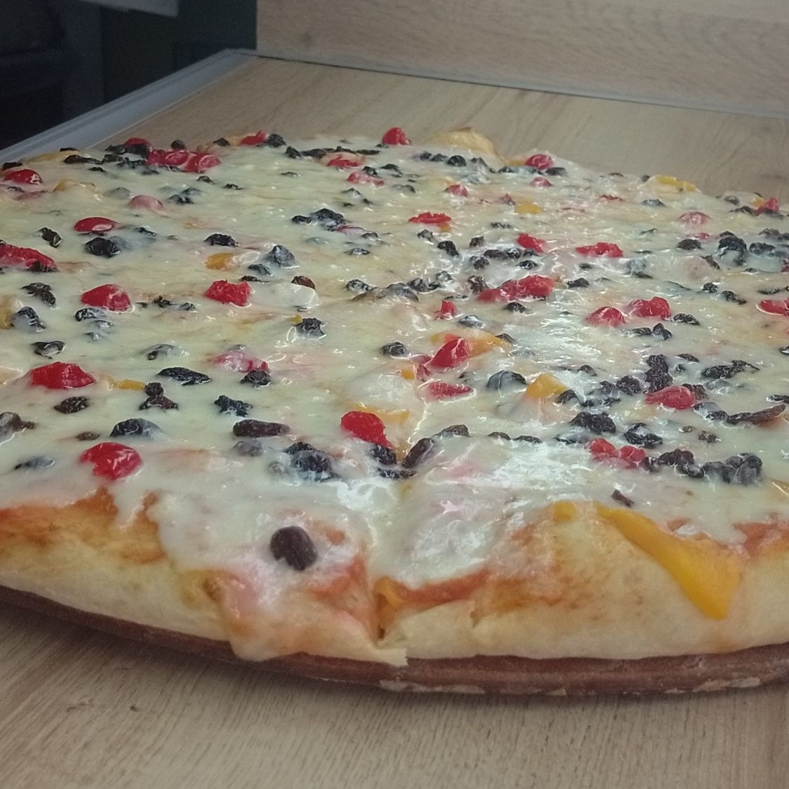 Combo Pizza Mega Familiar Tropical 50 por 50