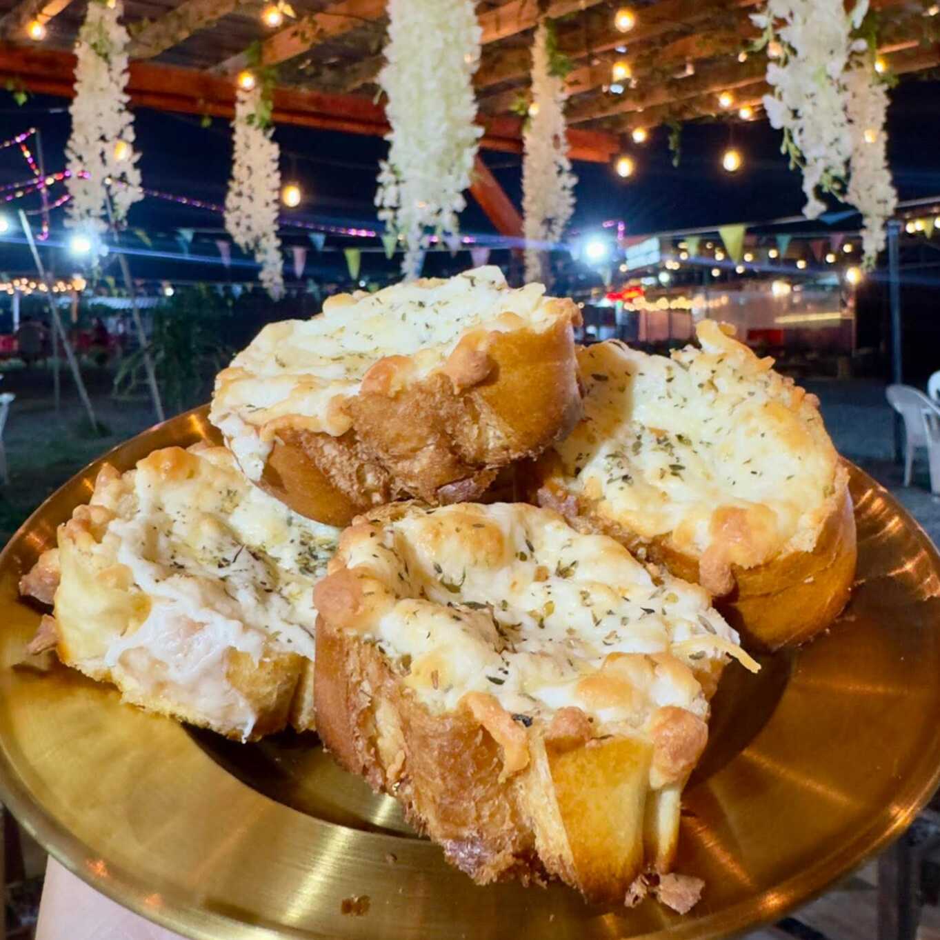 Pan de Ajo con Queso