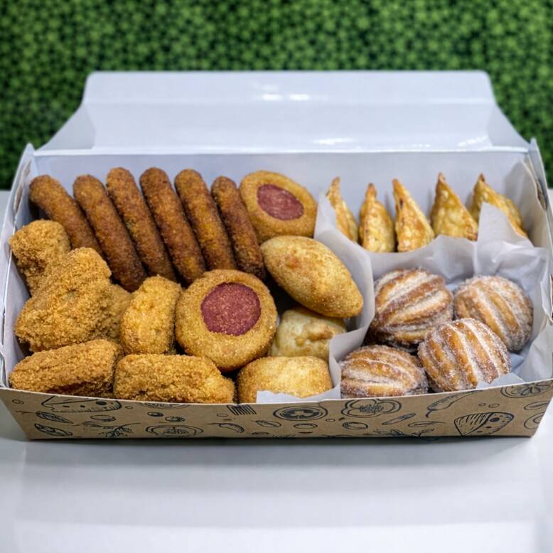 Essa porção serve até 3 pessoas
Acompanha os seguintes itens:
- 10 nuggets
- 10 mini pastéis
- 10 anéis de cebola
- 10 mini churros
- 25 salgadinhos