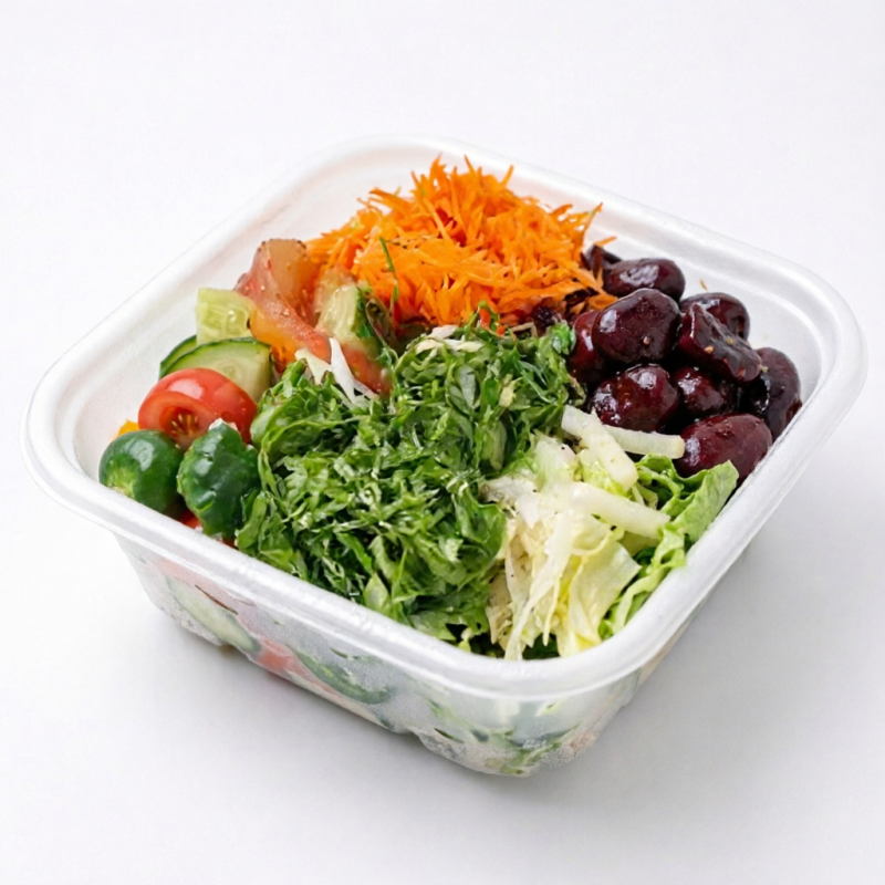 Deliciosa porção de saladas diversas servidas em uma marmitex de 500ml l: ELA É TEMPERADA - CASO PREFIRA SEM TEMPERO , VOCÊ PODE ESPECIFICAR NAS OBSERVAÇÕES