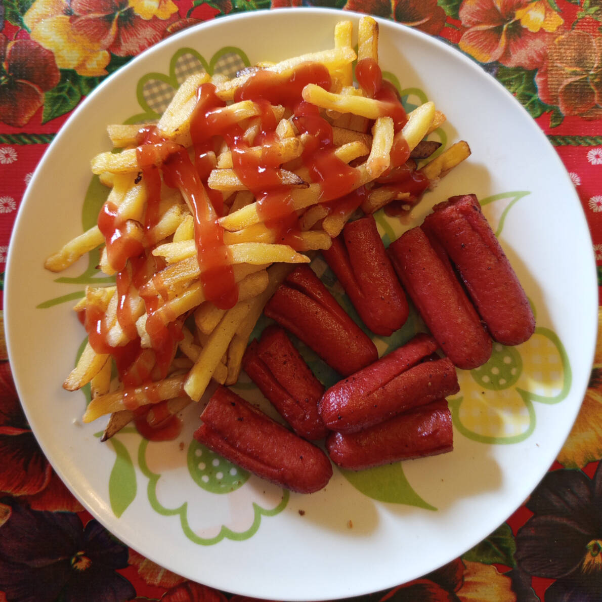 Salchipapas