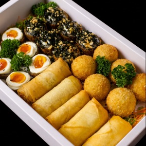 Combinado Seiko Premium Hot (22 peças) 6 Hots Cubo 6 Hots com Geleia de Pimenta 6 Hots Crispy 2 Harumakis de Frango 2 Harumakis Banana Nevada