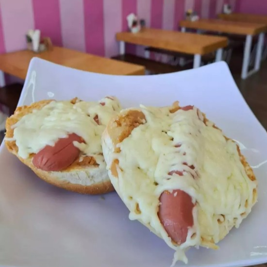 Molletes con Salchicha