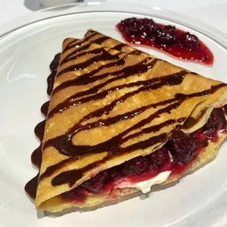 CREPA DE QUESO PHILADELPHIA MERMELADA DE ZARZAMORA