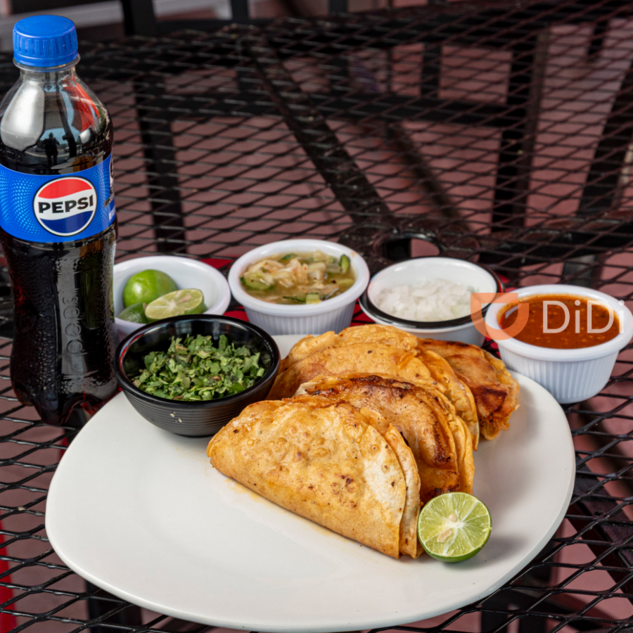 4 Tacos + Refresco