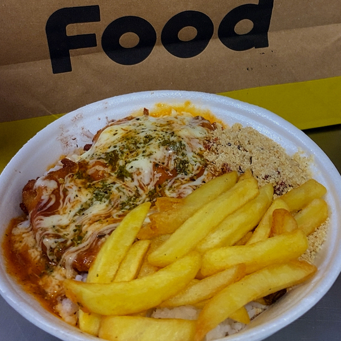 1 quentinha de Parmegiana de frango + 1 guaravita geladinho
