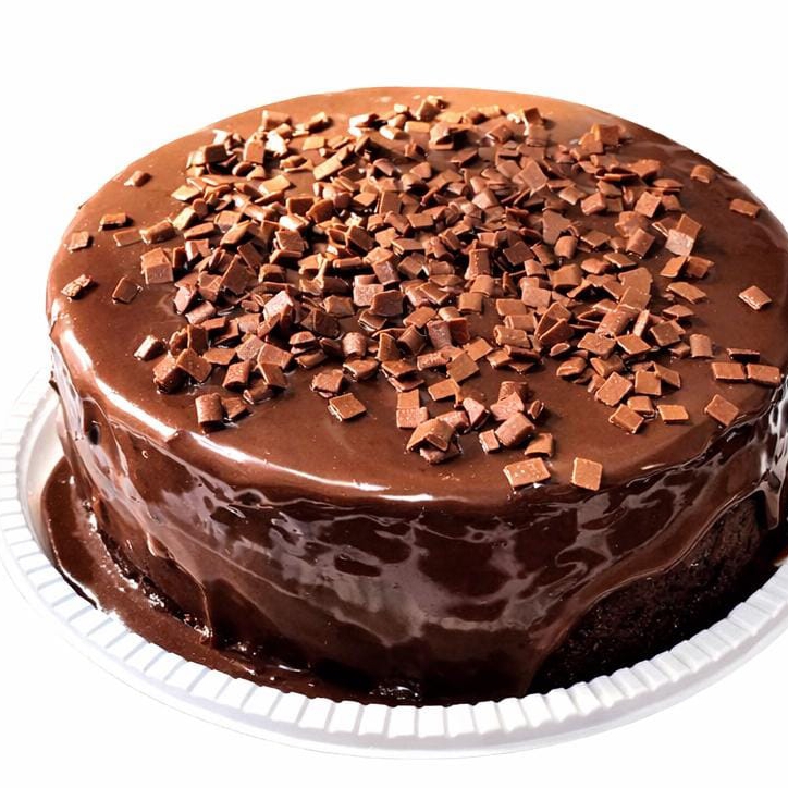 Bolo duplo chocolate (massa de chocolate 50% com recheio cremoso de chocolate 50% e cobertura intensa de chocolate, finalizado com granulado crocante). Serve aproximadamente 4 a 5 pessoas...