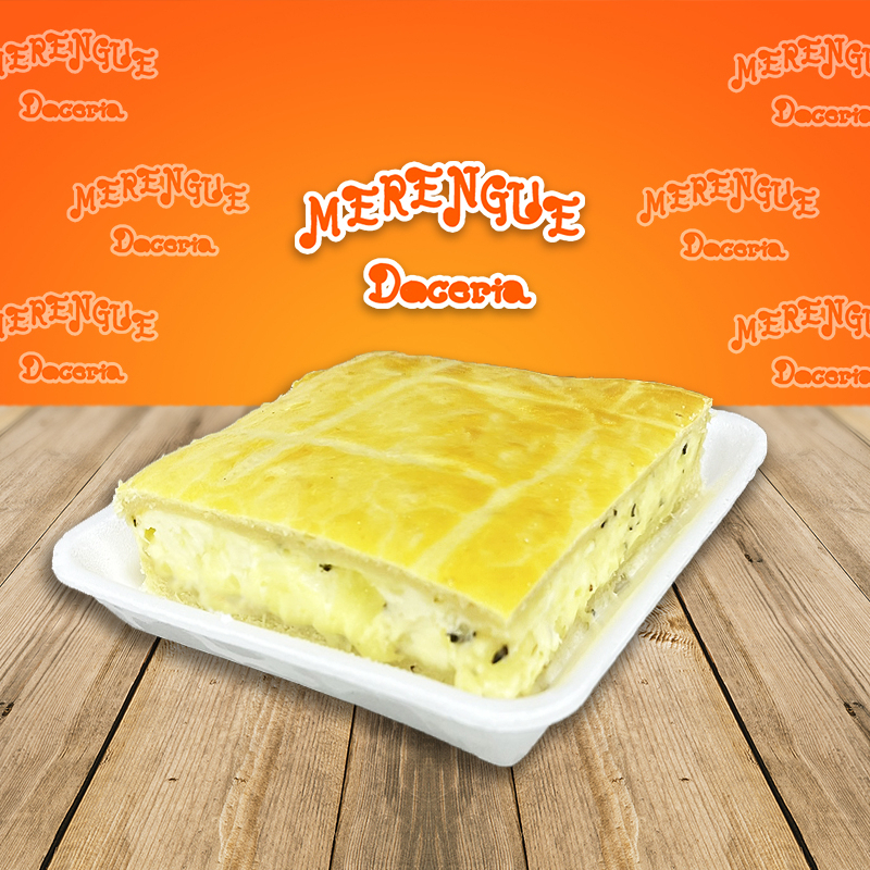 Suntuoso pedaço de Torta de Queijo com Catupiry, da categoria Salgados. Uma delícia irresistível, apresentando uma massa incrivelmente leve e aveludada. O recheio, generoso e saboroso, é composto por queijo mussarela de alta qualidade e o inconfundível Catupiry, ambos derretidos, proporcionando uma experiência gastronômica única. É o equilíbrio perfeito entre sabor e textura, ideal para quem aprecia a genuína culinária caseira.