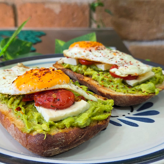 Tostada de Aguacate
