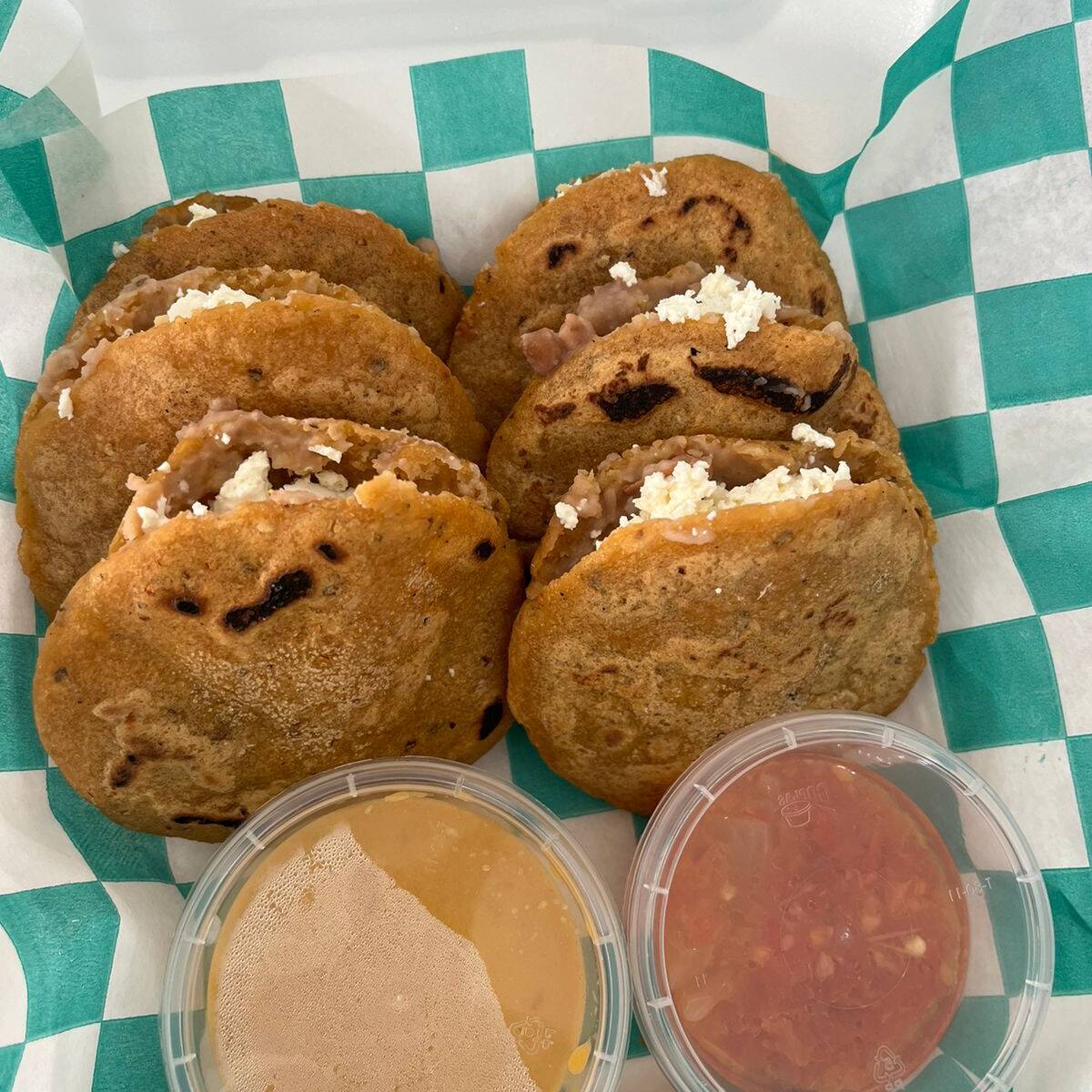 Gordita de Frijoles con Queso