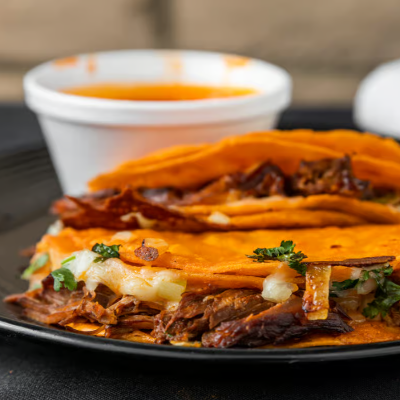 Quesa Birria de Maíz