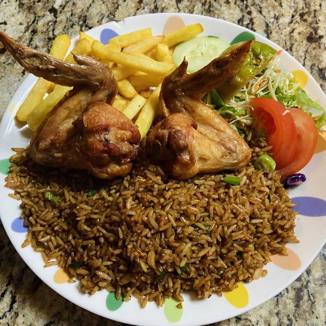 Plato del día con alas fritas