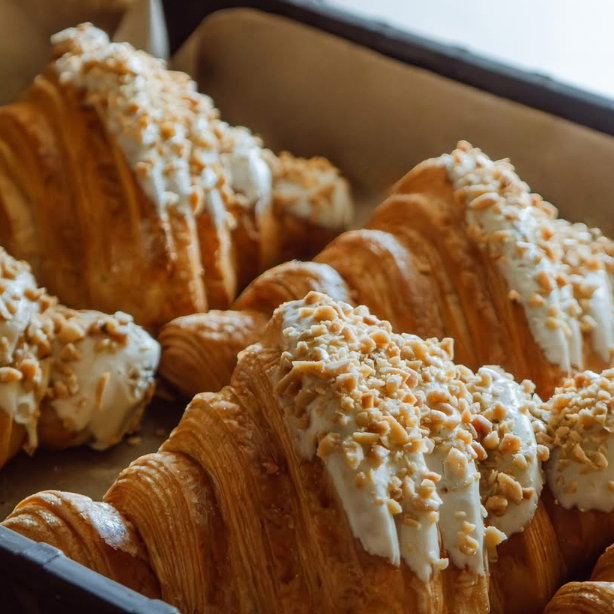 CROISSANT RELLENO DE CREMA PASTELERA