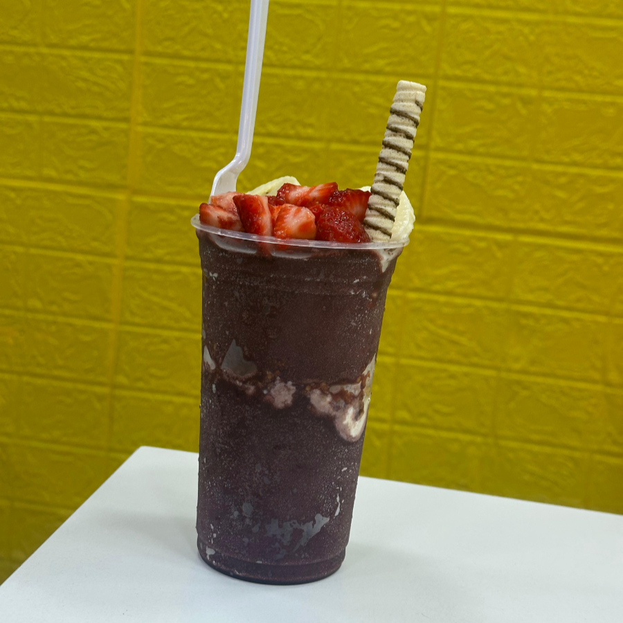 O clássico que representa a essência da Mawak! Meio litro do autêntico açaí da Amazônia — cremoso, refrescante e cheio de personalidade. Monte sua combinação perfeita e viva o sabor de verdade.