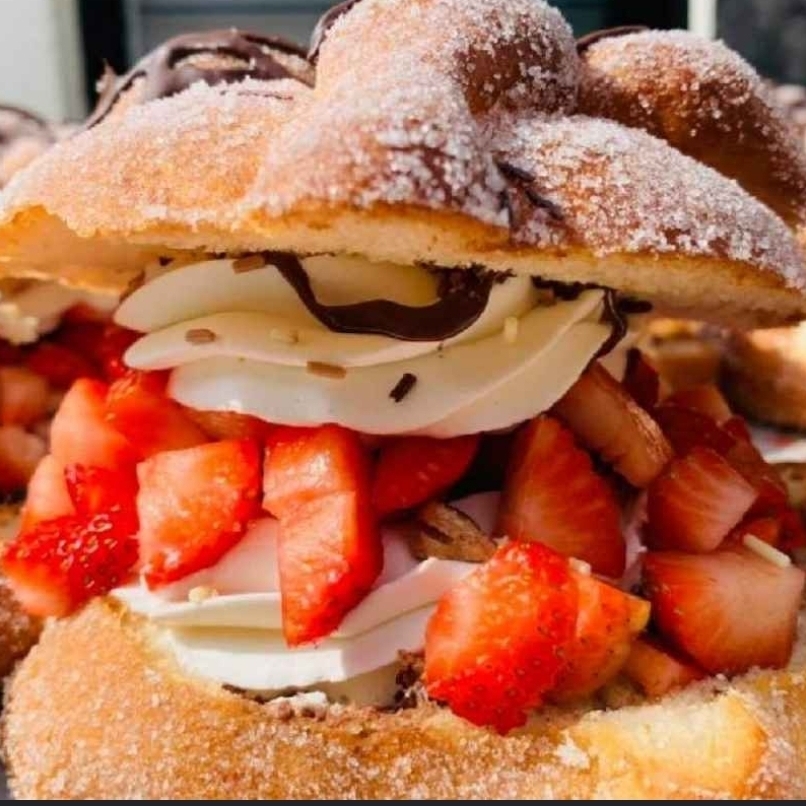 PAN DE MUERTO RELLENO FRESA