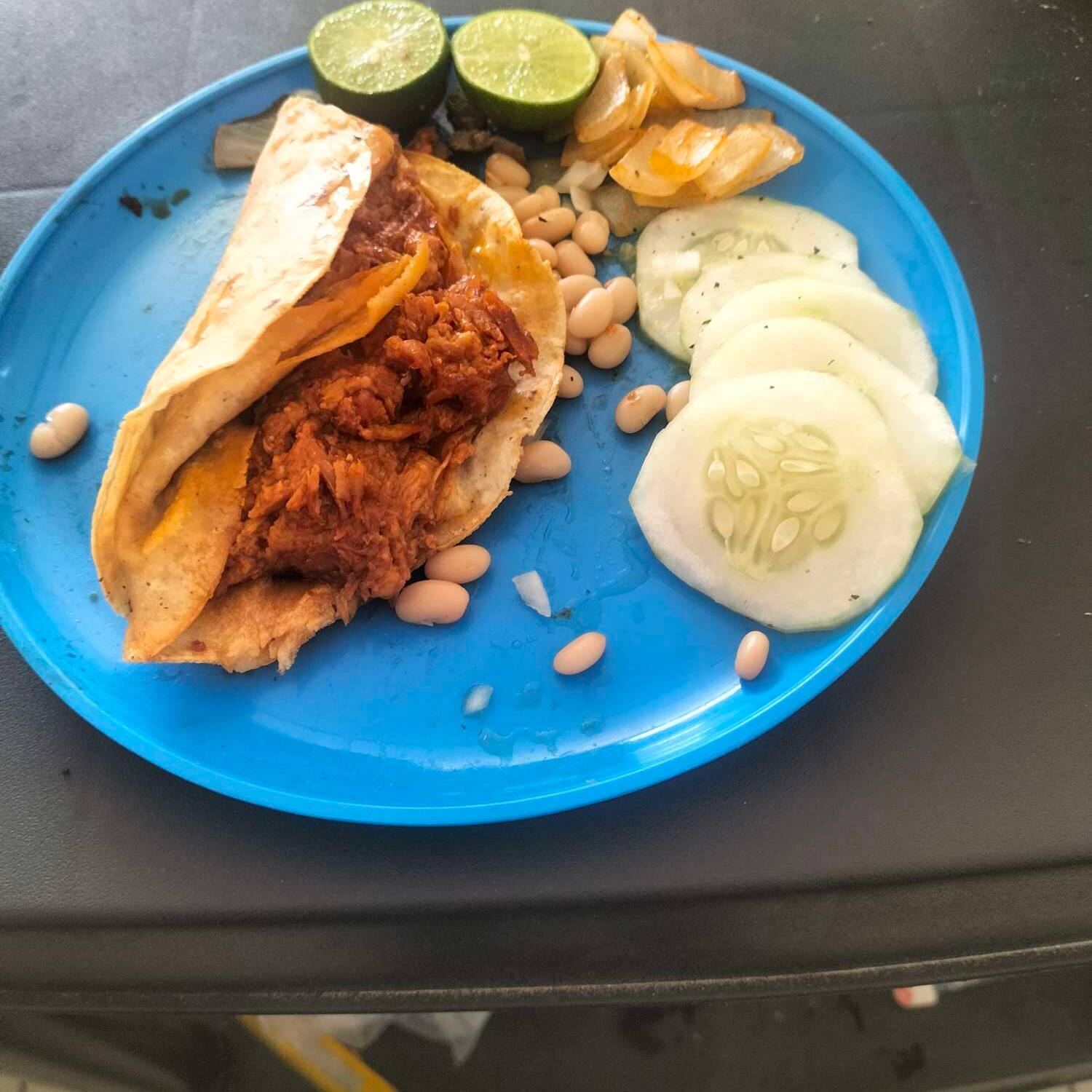 TACO DE CHICHARRON GUISADO