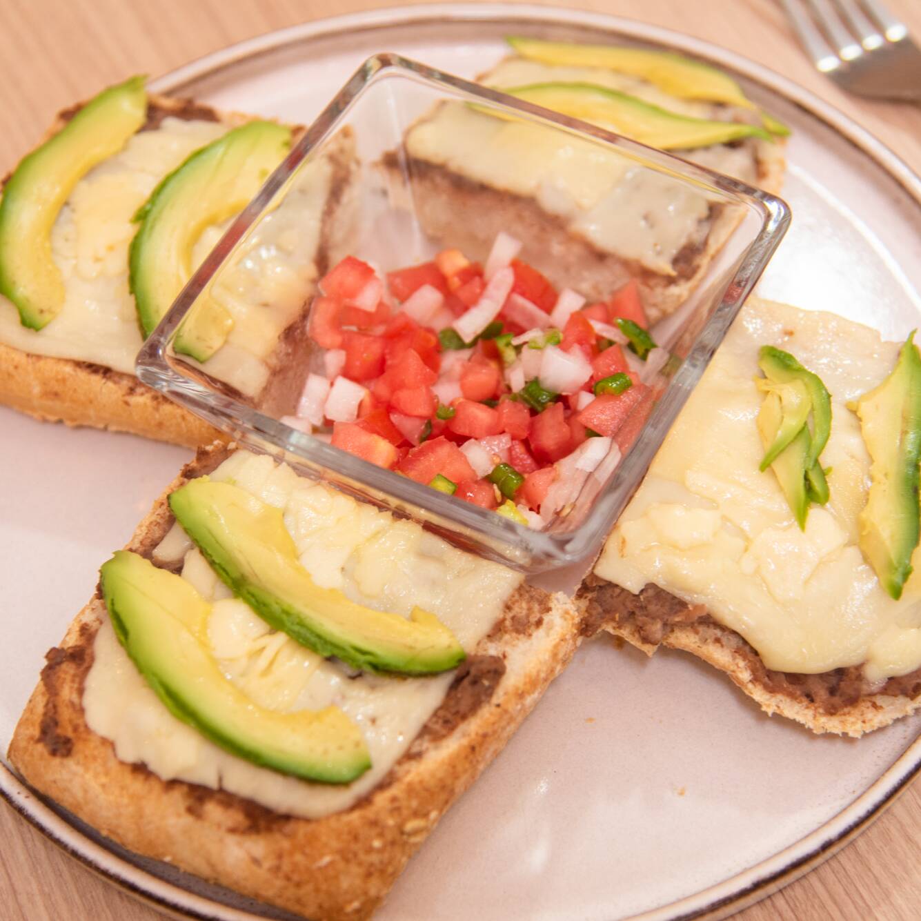Molletes (2 Pzs) + Café Americano