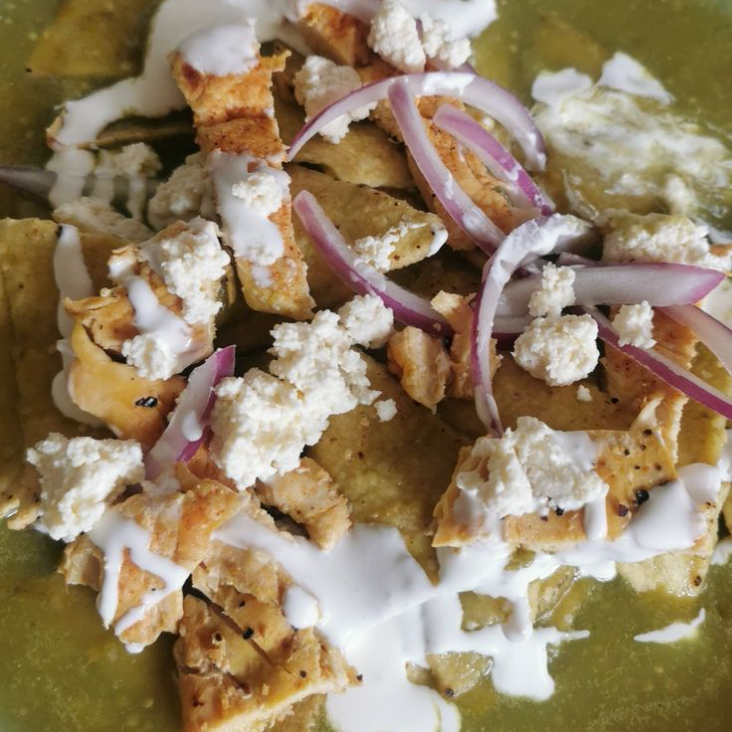 Chilaquiles con Pollo o Carne