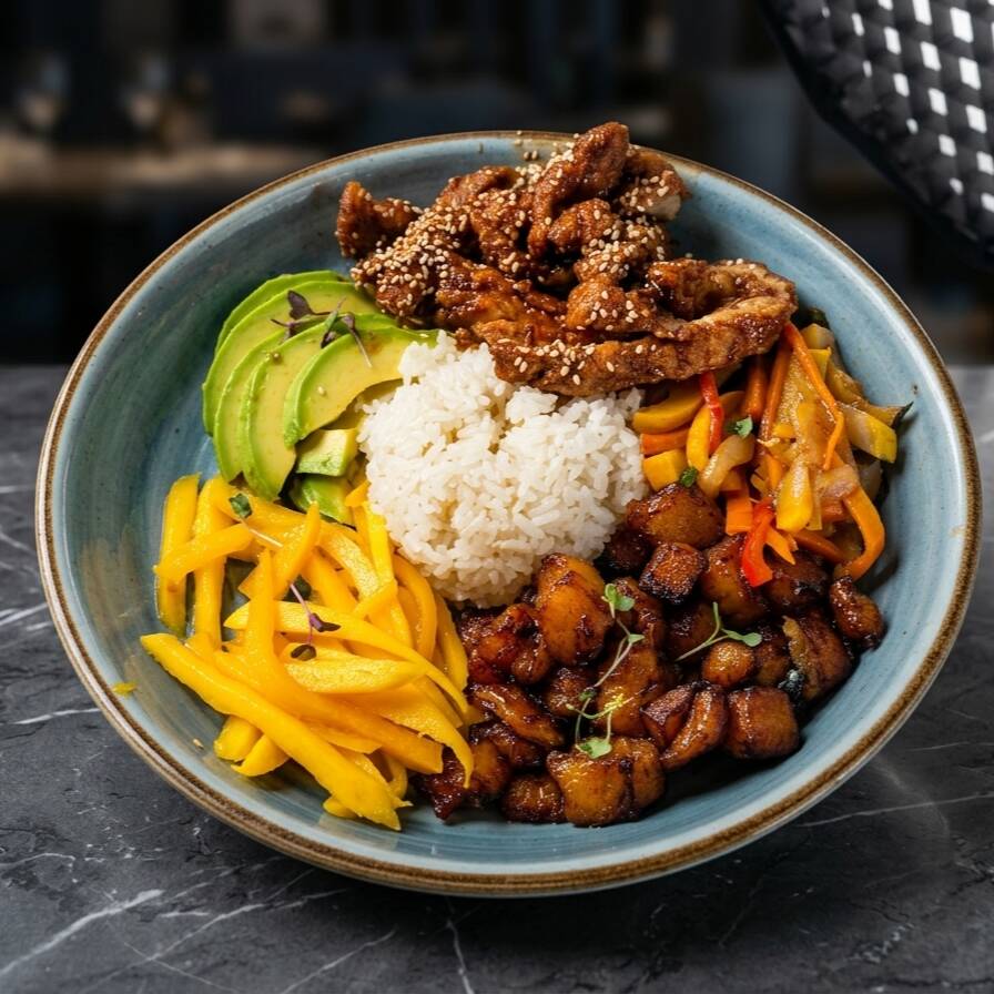 BOWL CERDO EN JULIANAS