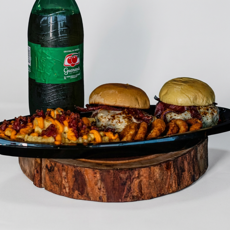 Acompanha 2 lanches 03, batata turbinada e refri de 1l