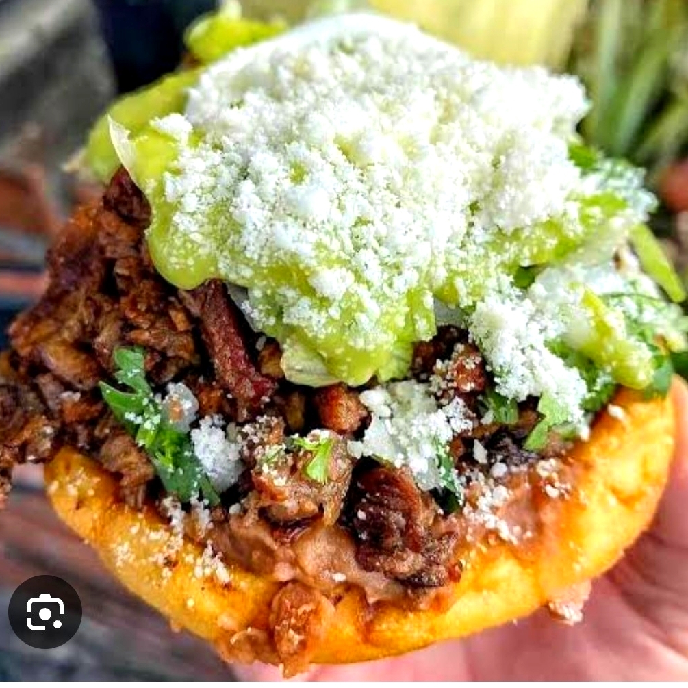Sope de Asada + Bebida a Elegir