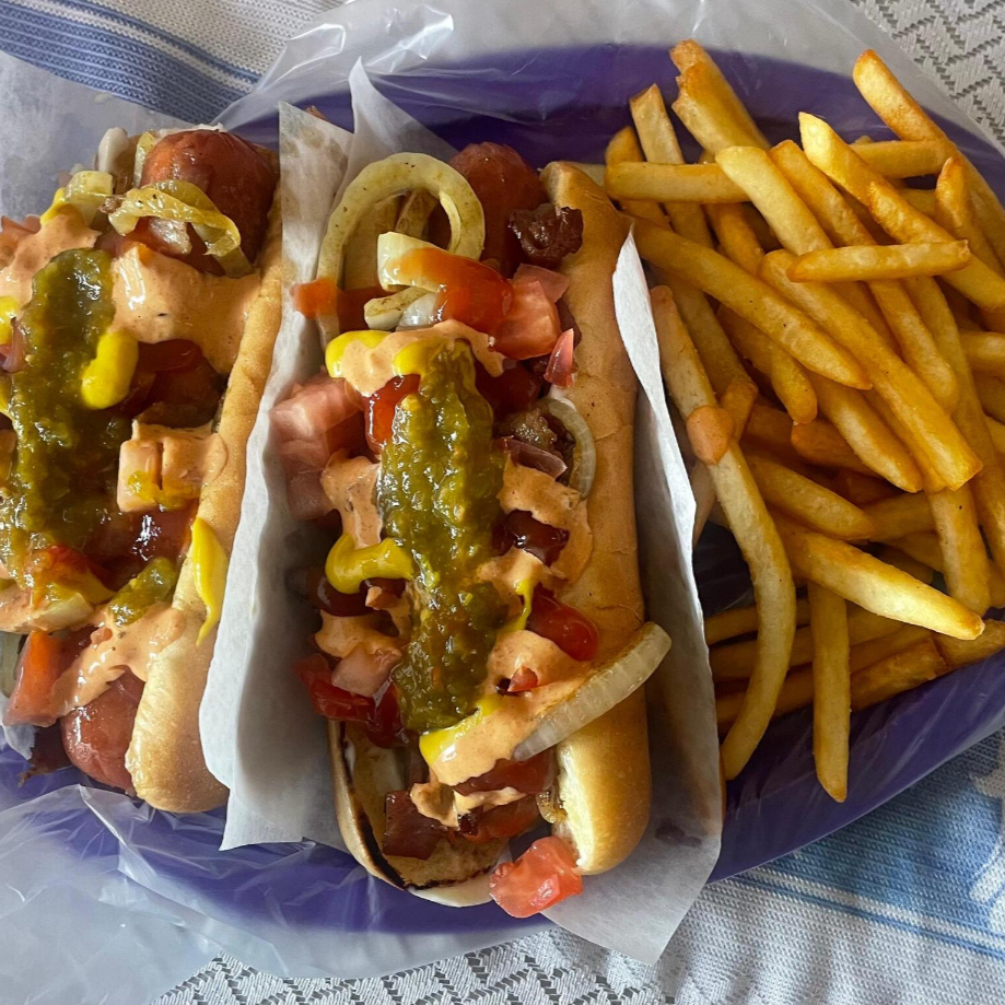 Combo (2 Hot Dog, Papas y Soda)