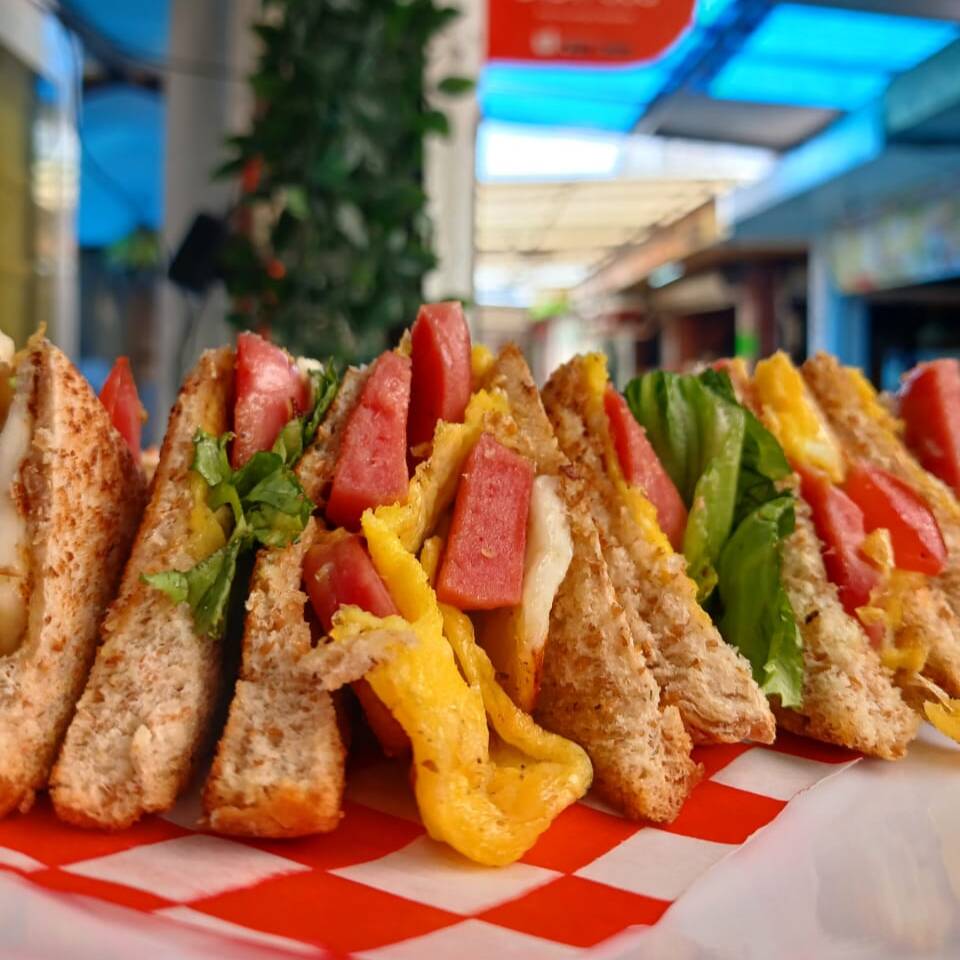 Club Sándwich de Salchicha