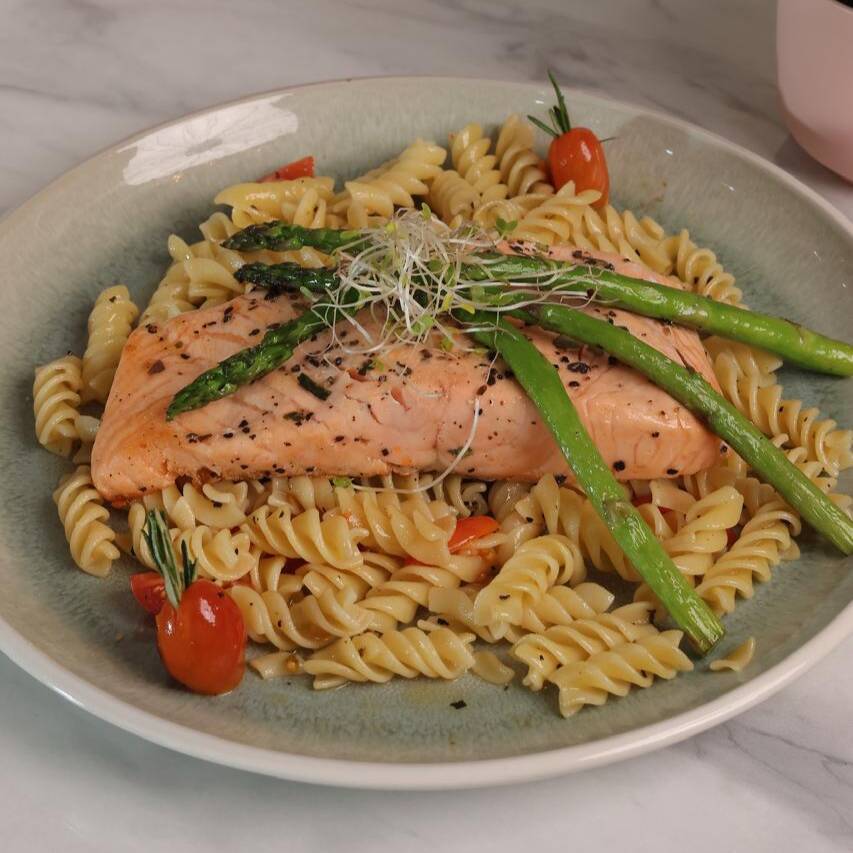 Salmon con Pasta