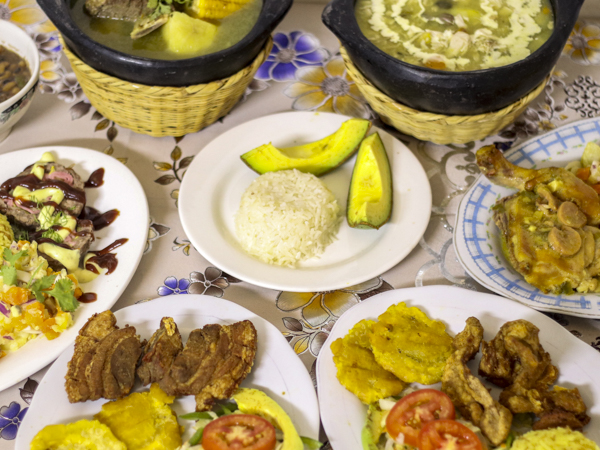 Todo Rico Restaurante y Estadero