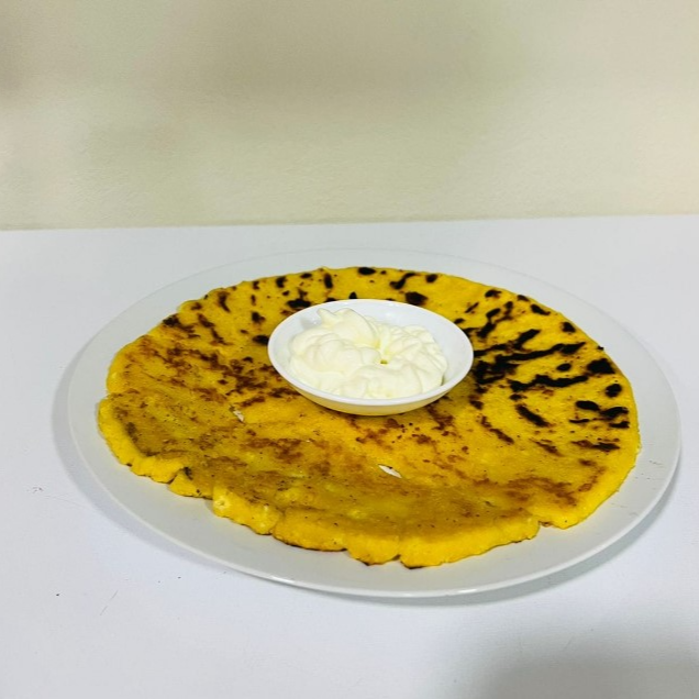 Tortilla Aliñada con Natilla y Bebida