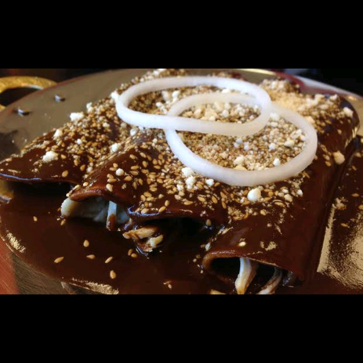Envueltos de mole tradicional