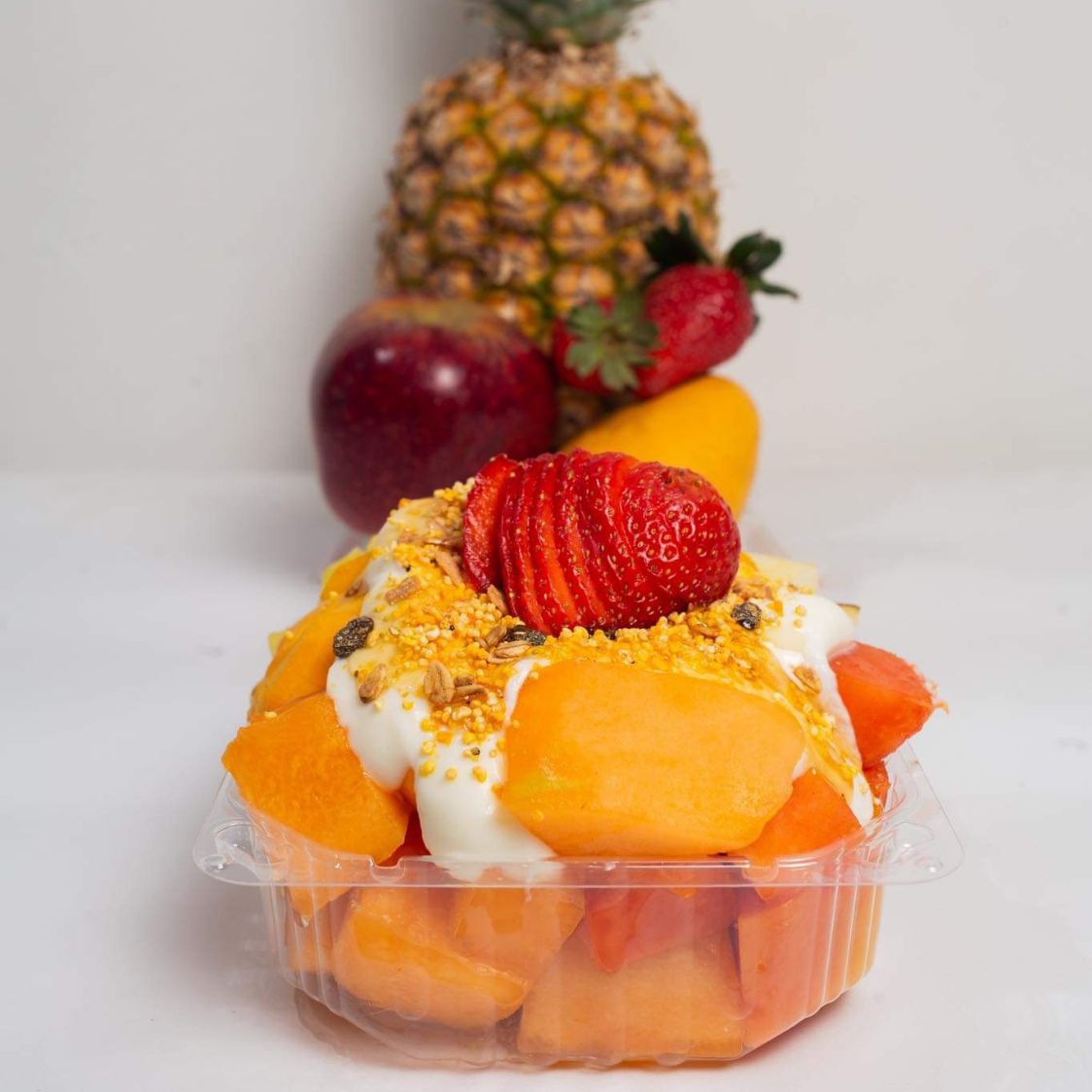 Cóctel con Yogurt granola y miel