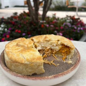 Torta de frango cremosa de frango com Catupiry