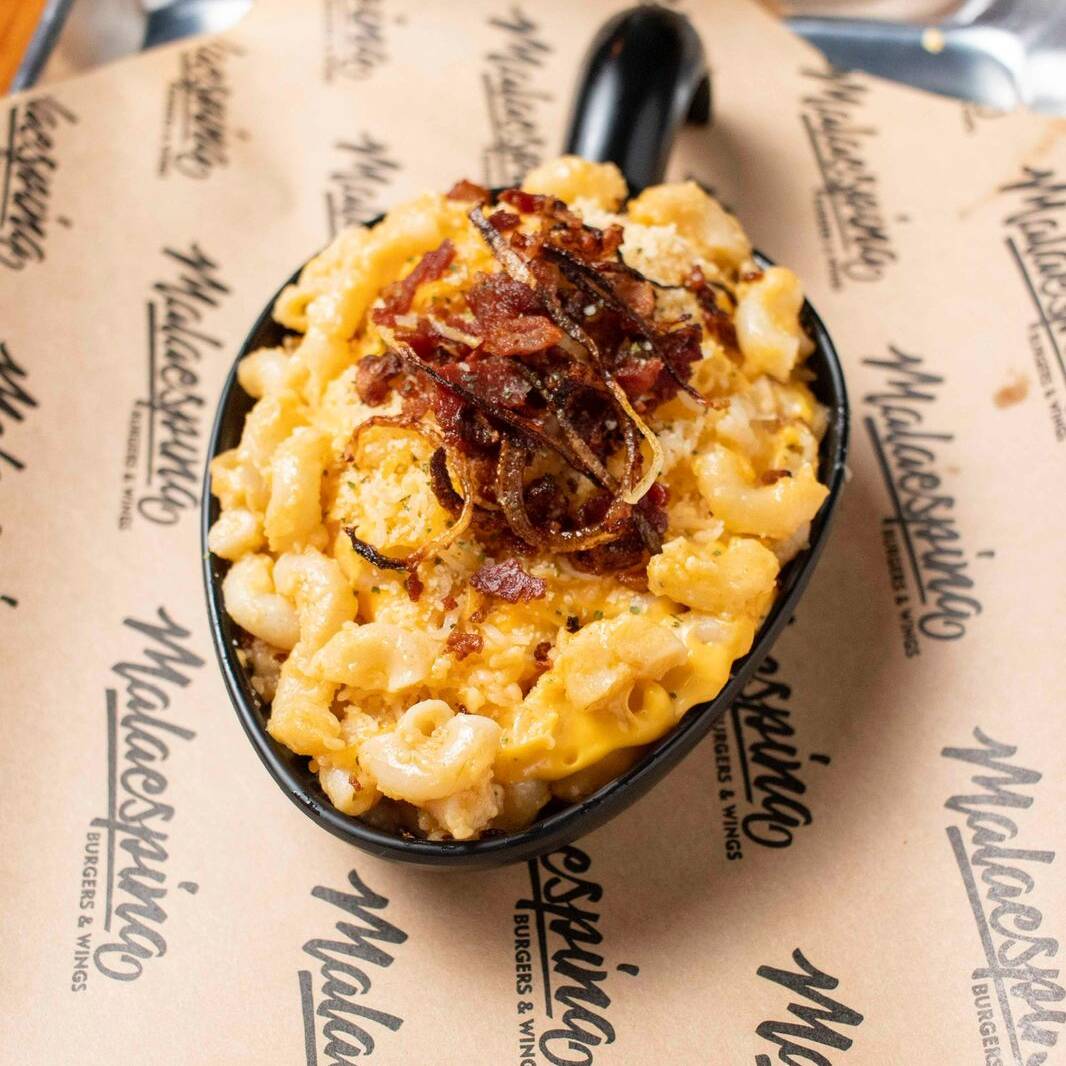 MACARRONES CON QUESO Y TOCINO